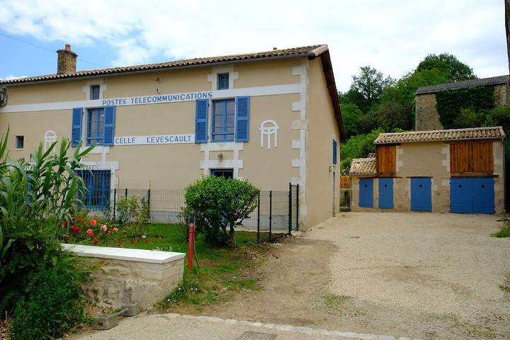 Location de vacances pour 6 personnes à Celle-Lévescault