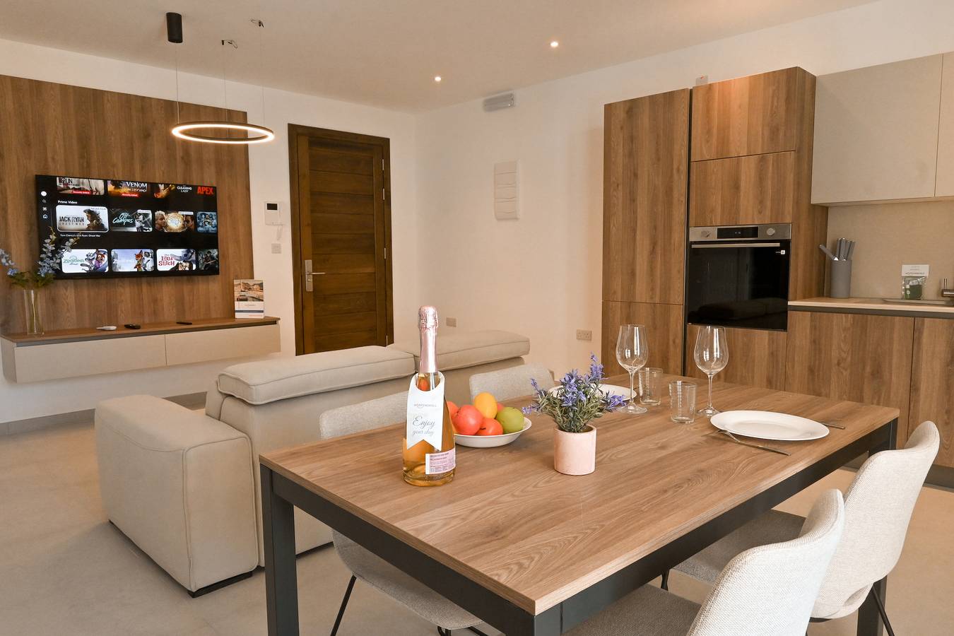 Ganze Wohnung, Modern Seaside Apart in Marsalforn - 5D in Marsalforn, Zebbug