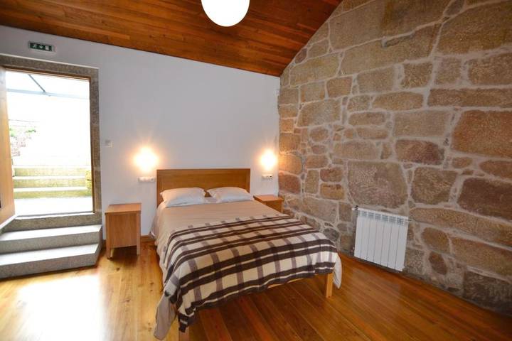 Maison de campagne pour 6 personnes, avec jardin ainsi que piscine et vue, animaux acceptés dans Alpendurada - 4