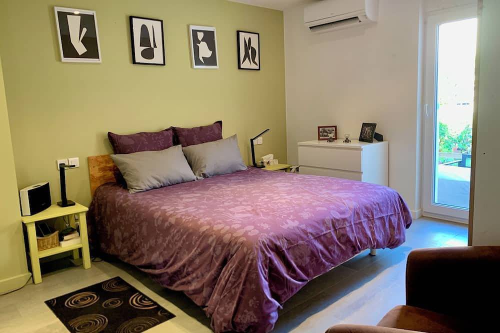 Home & Garden Centre Village 100M Port in Cassis, Nationalpark Calanques