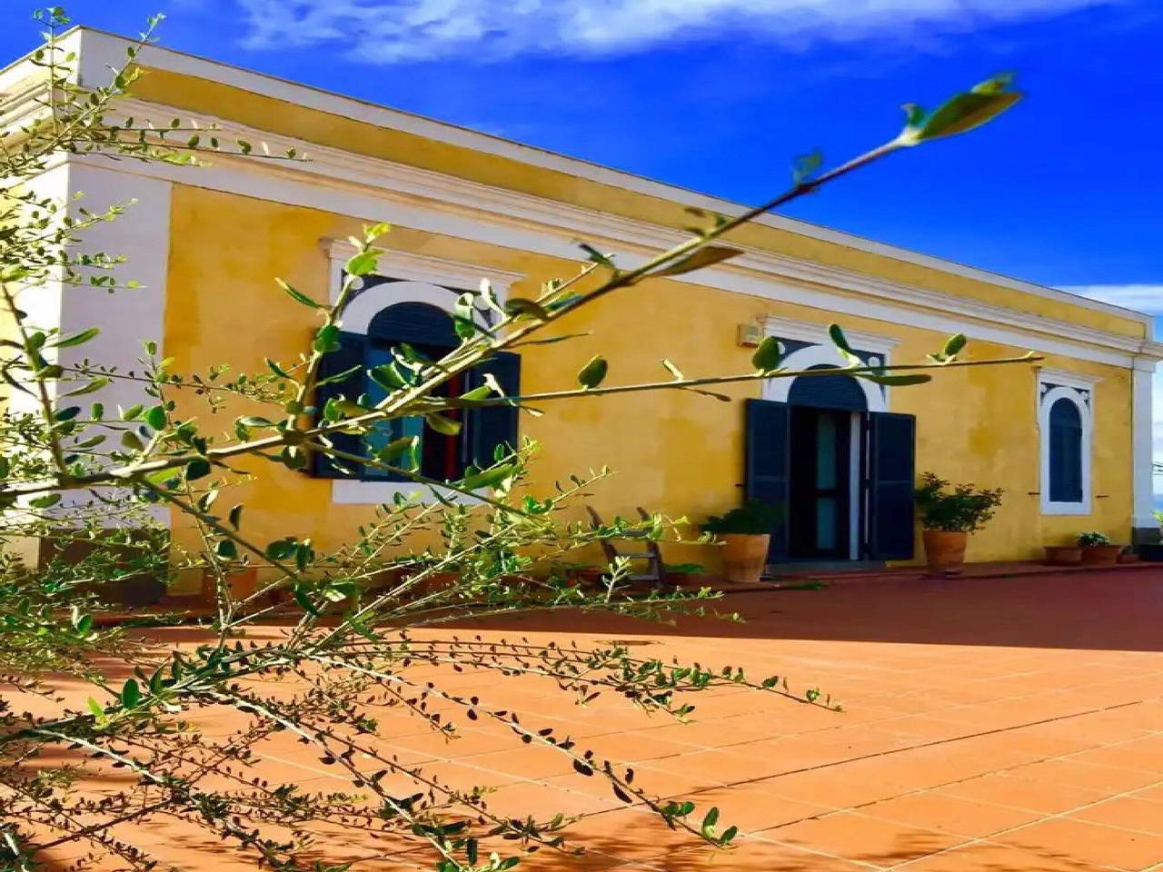 Mansion in Sicily with Private Pool & Garden in Carlentini, Syracuse Province
