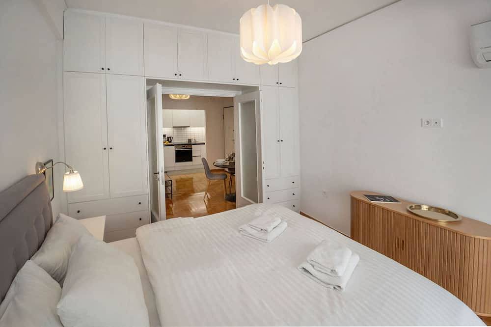 Entire apartment, Downtown exceptional studio Syntagma in Central Section of Athens, Athens