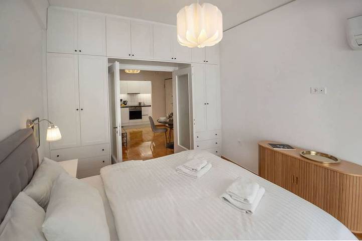 Entire apartment, Downtown exceptional studio Syntagma in Central Section of Athens, Athens