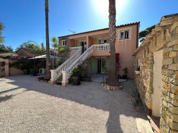Villa pour 6 personnes, avec vue et jardin à Giens