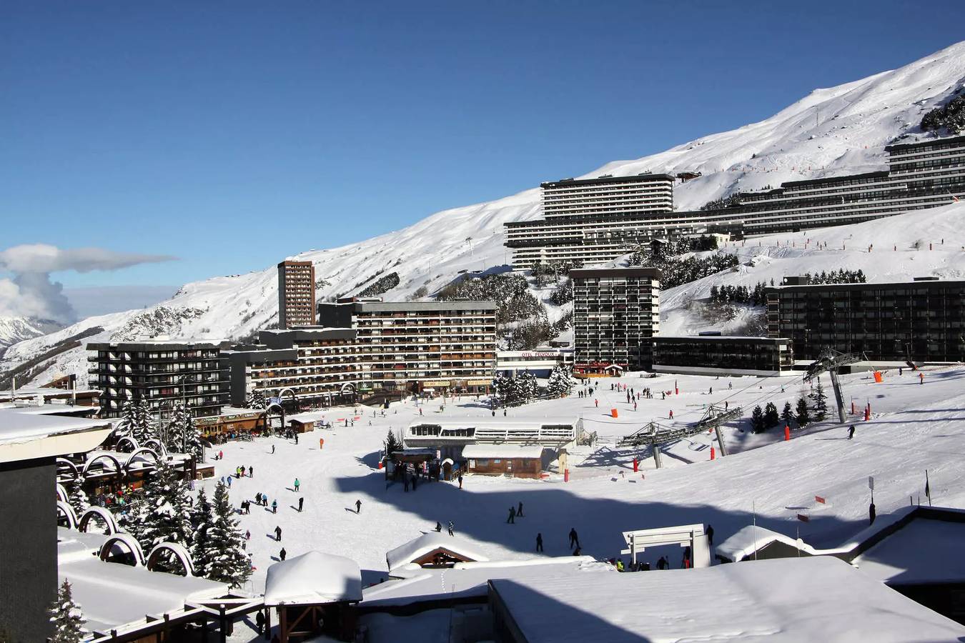Ganze Wohnung, Voll renovierte Wohnung · Ski an den Füßen · Balkon in Les Menuires, Saint-Martin-de-Belleville