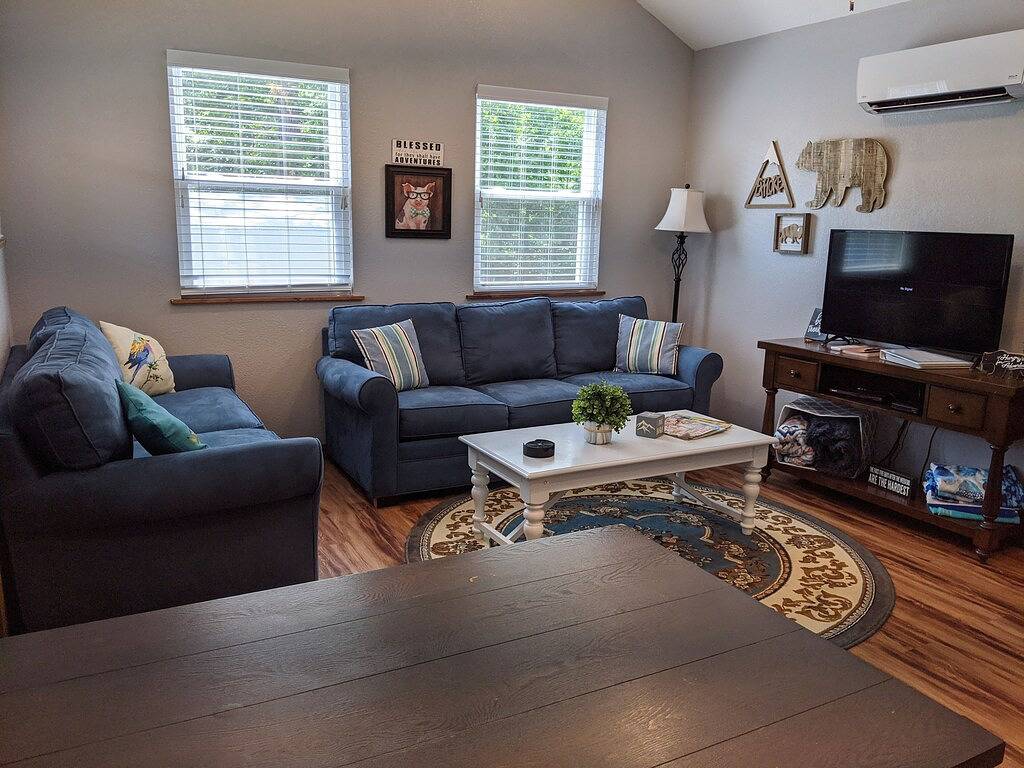 Log Cabin for 2 Guests in Oklahoma, USA