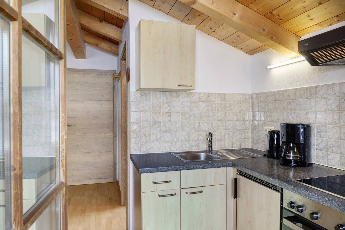 Appartement 'Wank' met bergzicht, balkon en wifi, foto 13