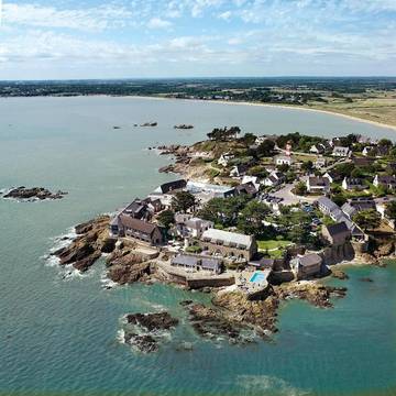 Hôtel pour 2 personnes, avec jacuzzi et piscine ainsi que sauna et jardin, animaux acceptés à Billiers