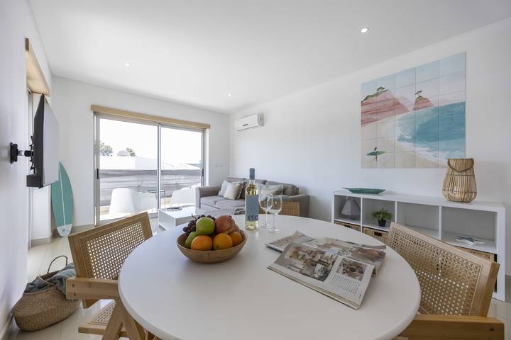 Gîte pour 4 personnes, avec piscine et balcon, adapté aux familles dans Olhos de Água - 3