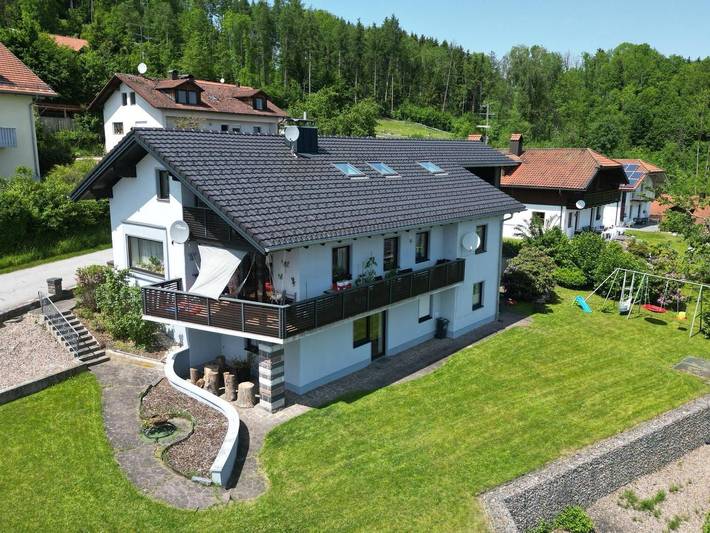 Ganze Wohnung, Ferienwohnung 'Lusen' mit Gemeinschaftsterrasse, Gemeinschaftsgarten und Wi-Fi in Perlesreut, Ostbayern