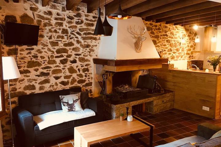 Gîte pour 7 personnes, avec jardin et terrasse à Orgeix
