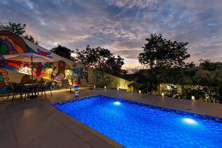 Casas e apartamentos de temporada para 16 pessoas, com piscina e jacuzzi e ainda jardim em Lagoa Santa