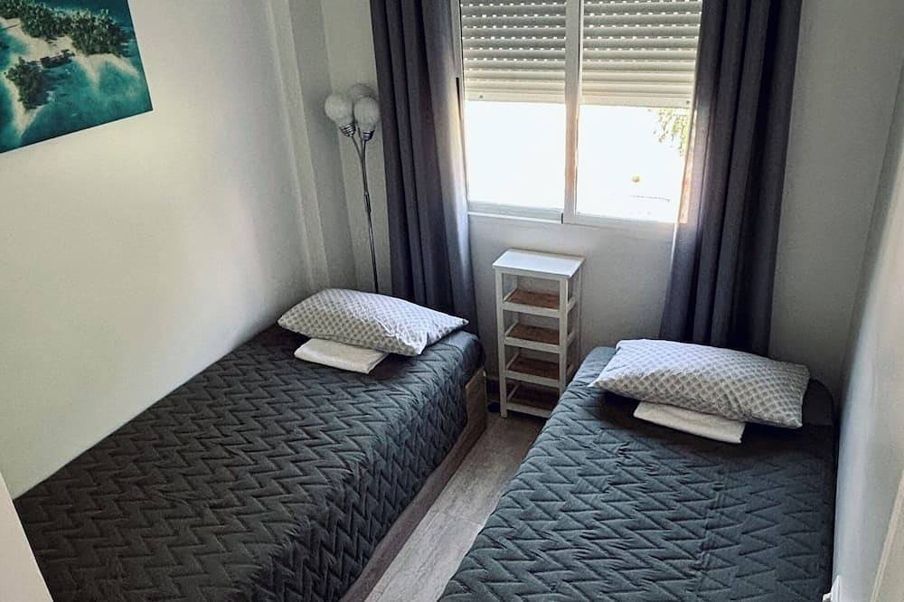 Ganze Wohnung, Cozy apartment overlooking Cabo Roig strip in Cabo Roig, Costa Blanca