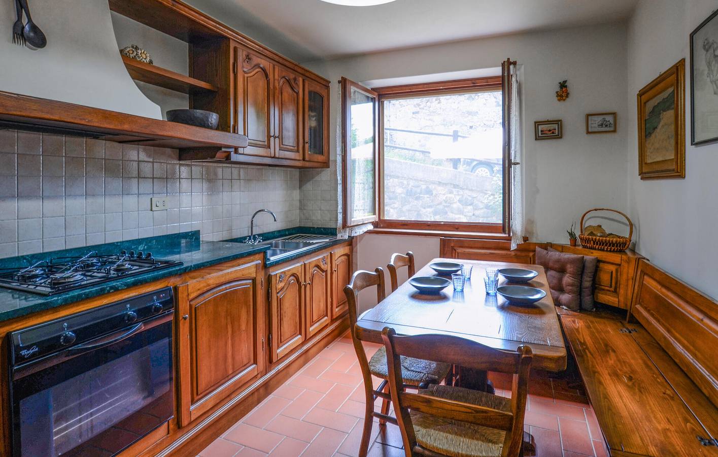 Panoramawohnung mit Terrasse, Parkplatz - 2km zum Zentrum von Careggine in Careggine, Garfagnana