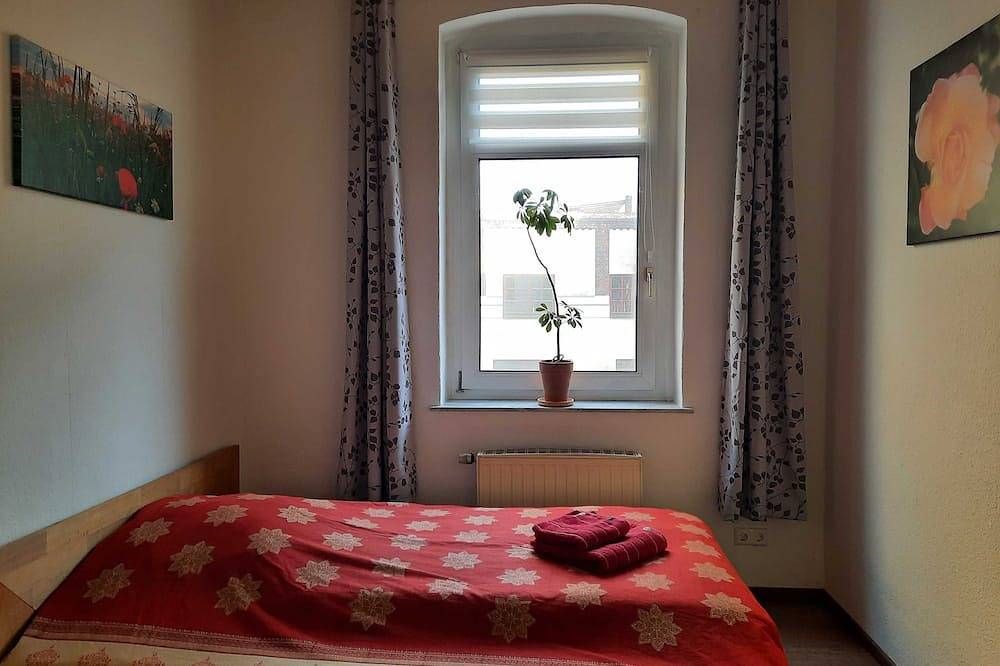 Ganze Wohnung, Ferienwohnung am Stadtpark_Rosenblüte - Ferienwohnungen am Stadtpark in Wittenberg, Wittenberg (Landekris)