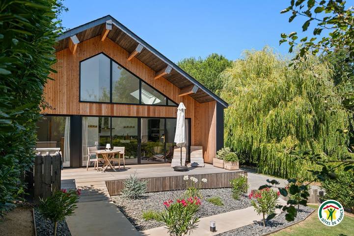 Gîte pour 2 personnes, avec Jacuzzi ainsi que Terrasse et Jardin