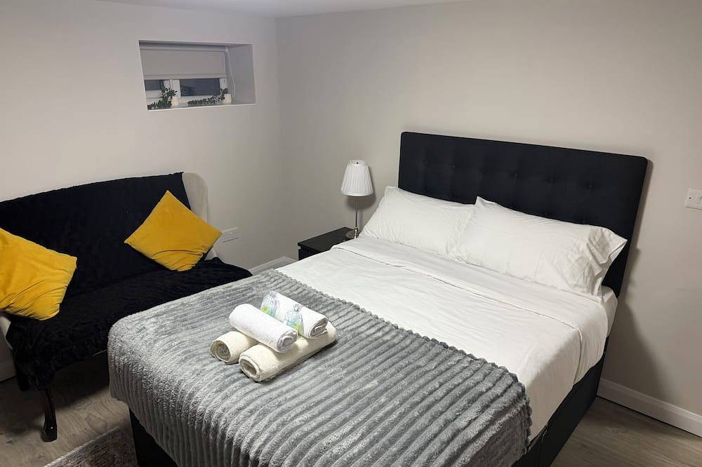 Stylish 1-Bed Apartment | Ideal for 2 Guests in Manchester, Greater Manchester