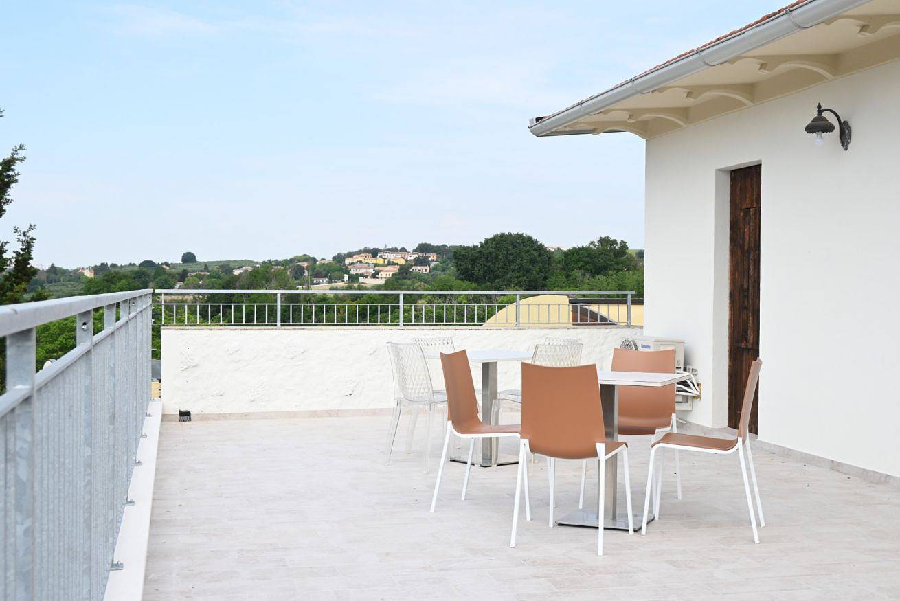 Appartement entier, S372 – Sirolo, comfortable one-bedroom apartment with air conditioning and private parking in Sirolo, Riviera del Conero