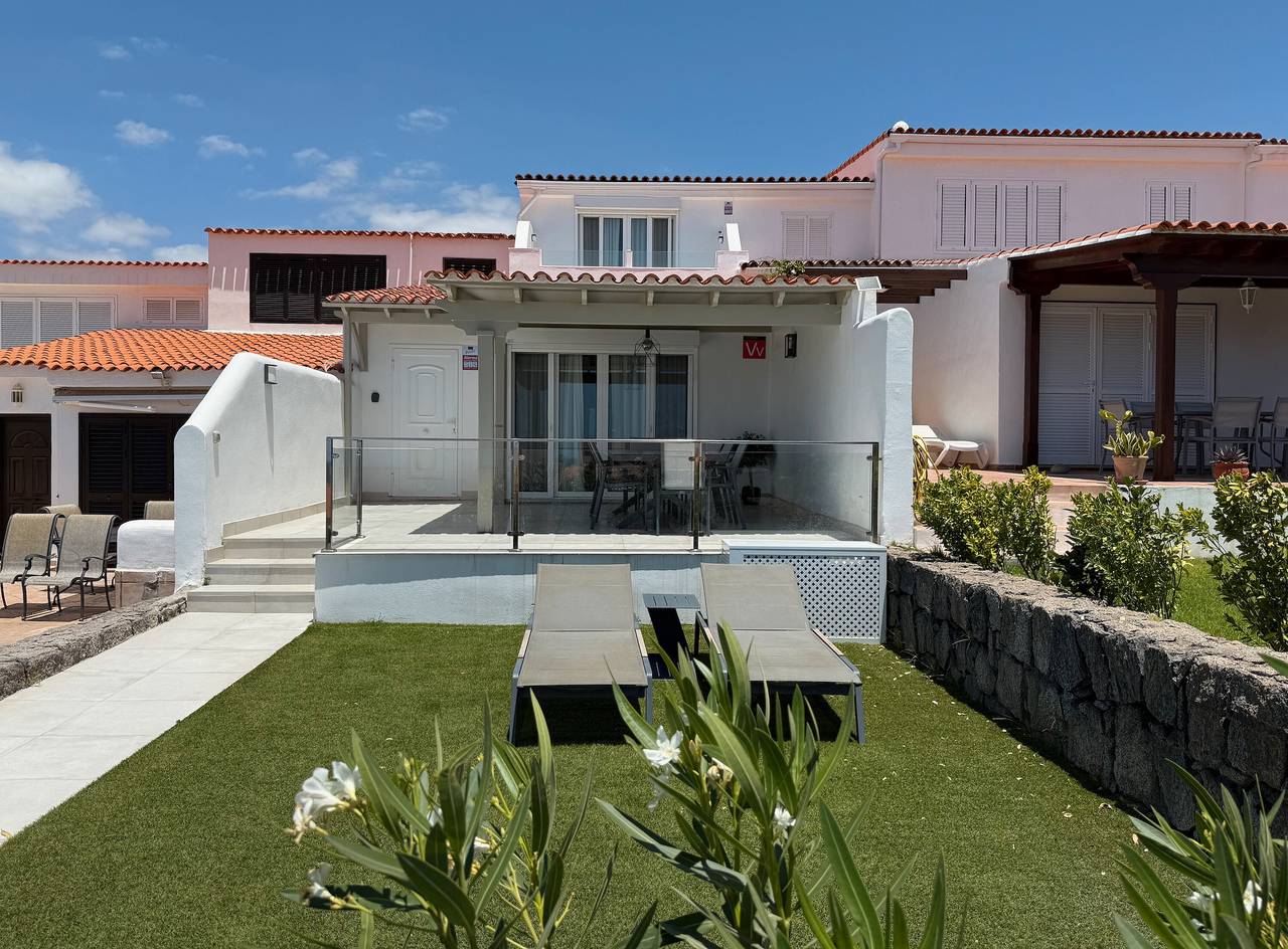 Vacation Villa 'Verano' with Sea View, Wi-Fi and Air Conditioning in Oasis del Sur, San Miguel de Abona