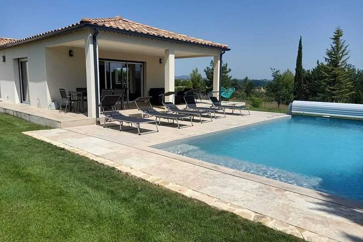 Villa pour 8 personnes, avec Terrasse et Jardin