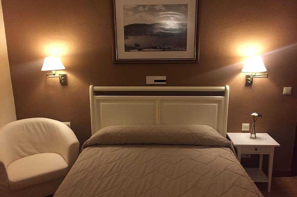 Great Rural Hotel with large spaces in Sacedón, La Alcarria