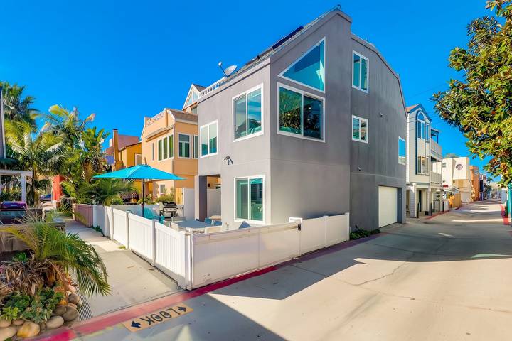 Vacation house for 8 people, with balcony in Southern California