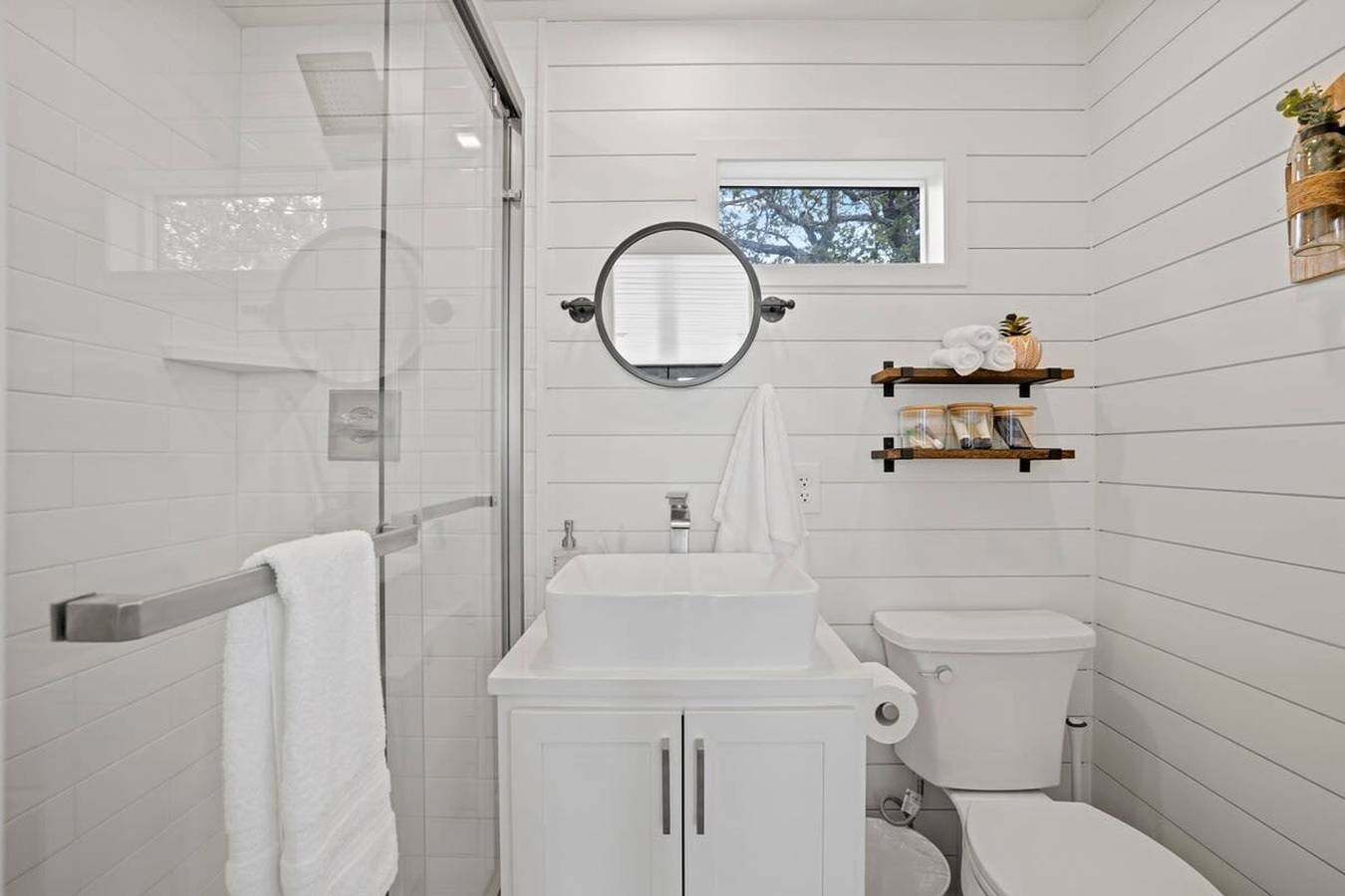 New Oak Grove-Container Retreat in Gillespie County