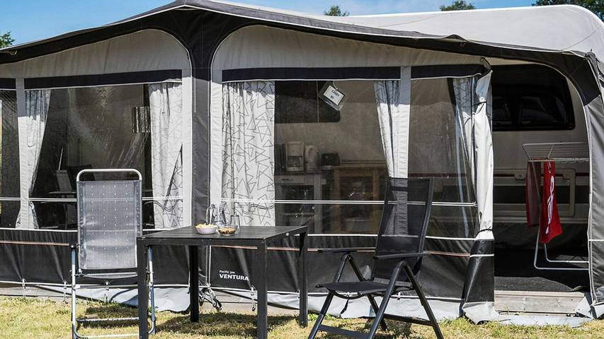 Ferieudlejning for 3 personer, med terrasse og sauna samt pool, husdyr tilladt i Kruså