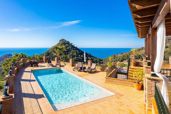 Villa för 10 Personer, med Havsutsikt samt Terass och Trädgård i Nerja