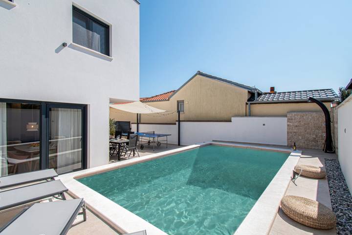 Villa pour 10 personnes, avec piscine et terrasse à Barbariga - 3