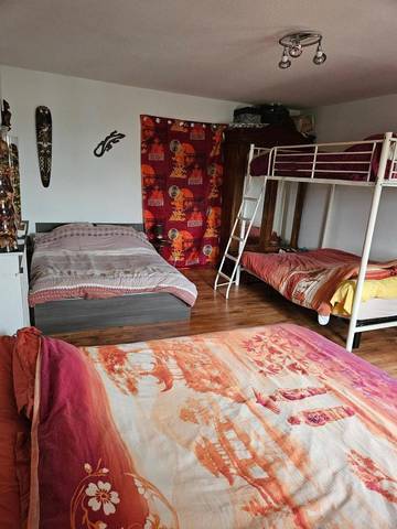 Cottage pour 25 personnes, avec jardin et bassin pour enfant à Mars-sur-Allier