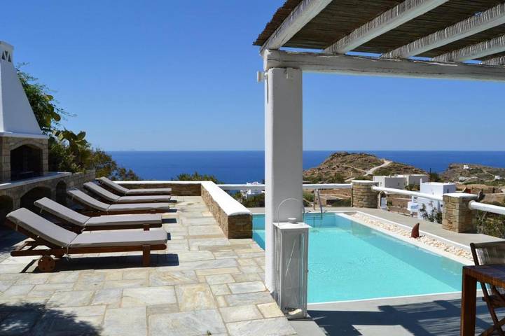 Villa for 7 people, with Balcony and Terrace as well as Garden and Pool in Ios