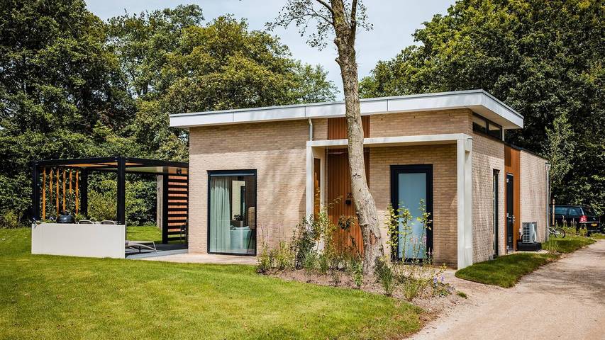 Vakantiehuis voor 8 personen, with sauna and terras as well as zwembad and tuin in Voorthuizen