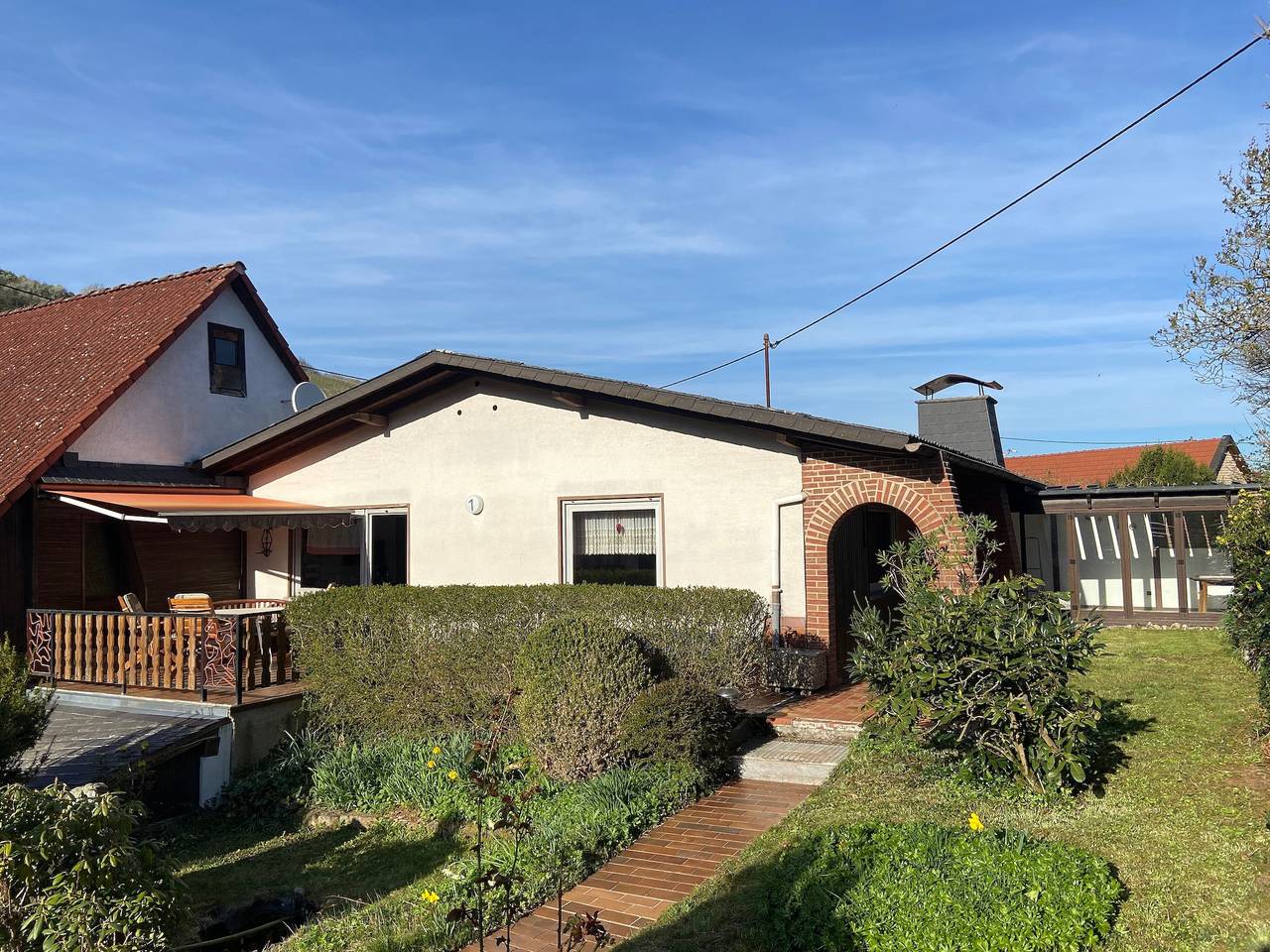 Ferienhaus im schönen Winzerdorf Kirschroth mit Sonnenterrasse und Wintergarten. in Kirschroth, Pfälzer Bergland
