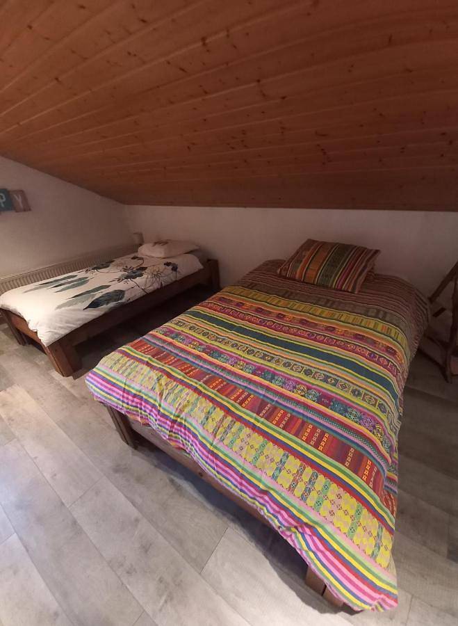 Gîte pour 4 personnes, avec jacuzzi ainsi que jardin et sauna à La Chapelle-devant-Bruyères - 3