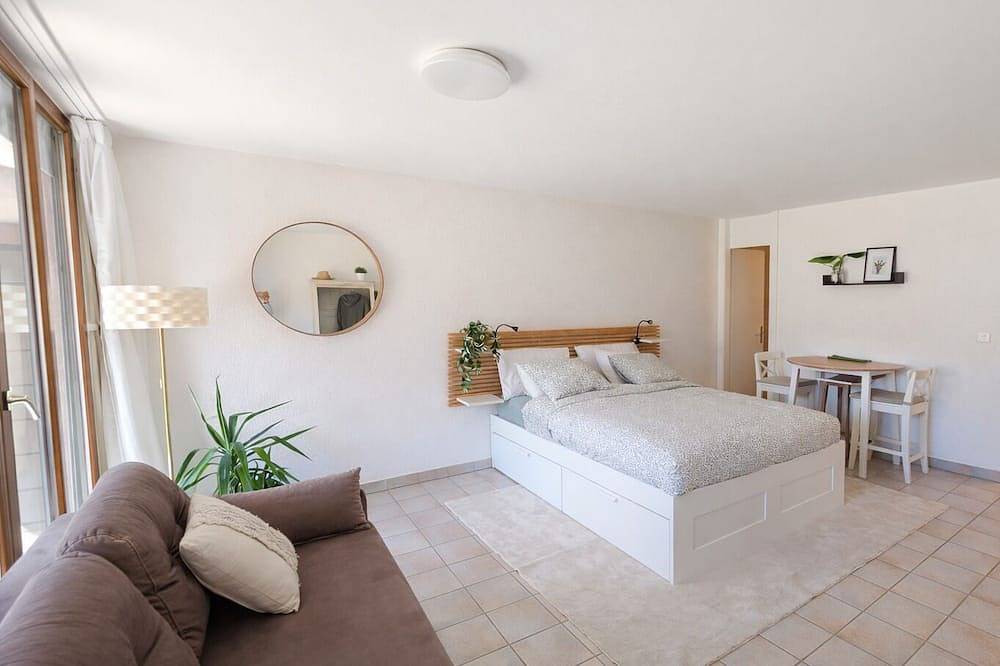 Apartamento entero, Bright studio with terrace - 30 min from Verbier - free parking in Martigny (Valais), Alpes del Valais