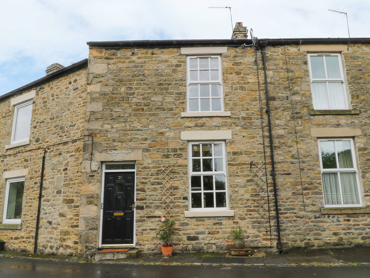 Whitfield Cottage (21 Silver Street) in County Durham