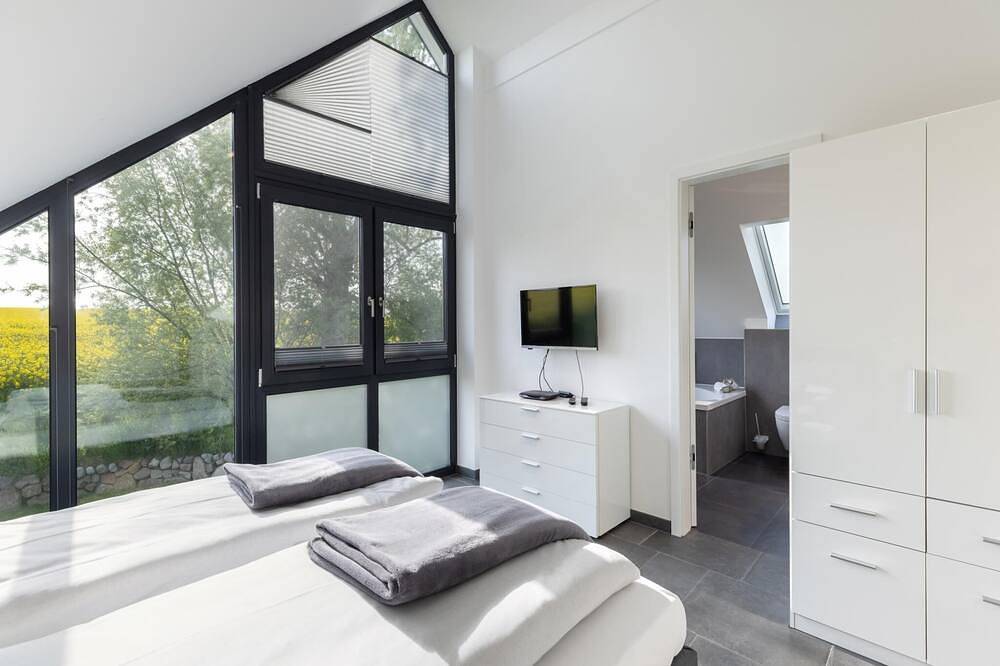 Luxus-Ferienhaus mit Sauna, Garten an der Ostsee in Hohenkirchen, Nordwestmecklenburg (Wismar und Umgebung)