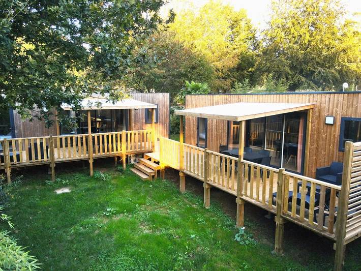 Camping pour 10 personnes, avec jacuzzi ainsi que sauna et bassin pour enfant