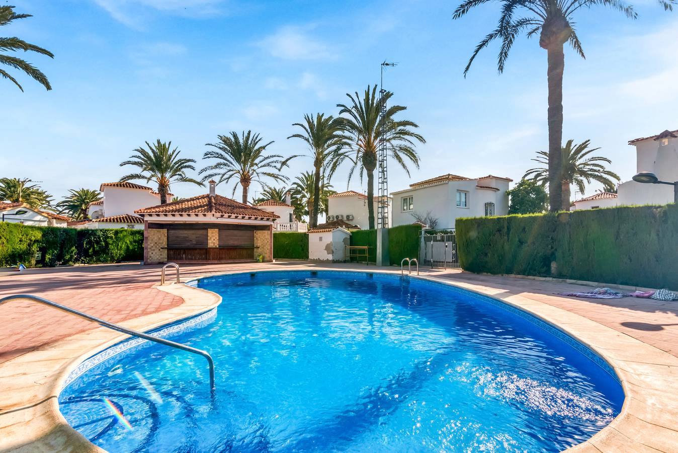 Apartamento entero, Apartamento 'El Palmar' con vistas al mar, Wi-Fi y aire acondicionado in Dénia, Costa Blanca