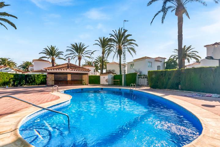Apartamento para 4 personas, con piscina para niños y jardín, Se admiten mascotas en El Palmar