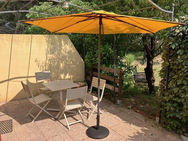 Location de vacances pour 2 personnes, avec terrasse et jardin à Ollioules - 4