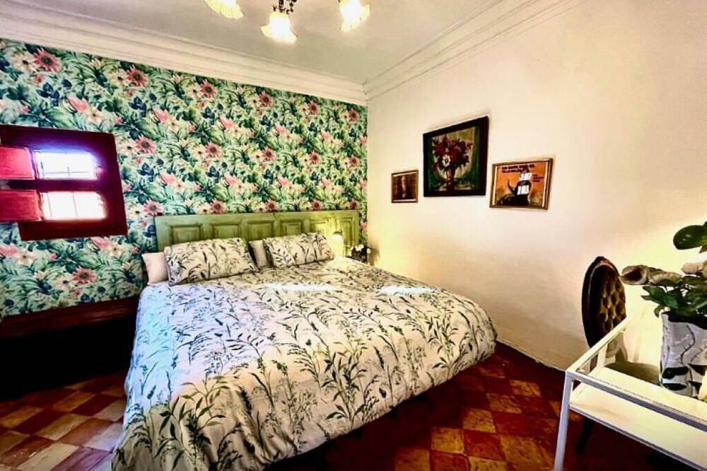 Riojania Heredad - Deluxe Room with king-size bed in La Rioja Province