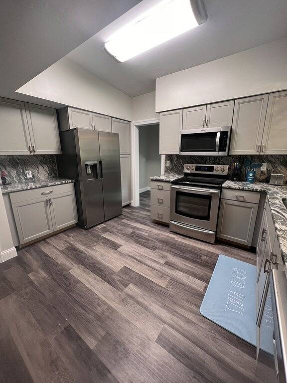 Home close to the Indian Rocks Beach and Pinellas Trail in Largo, Pinellas County