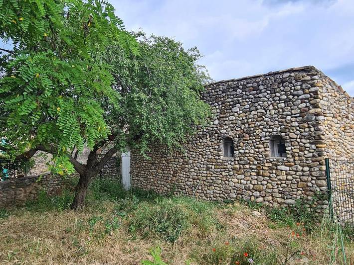 Location de vacances pour 3 personnes, avec Balcon ainsi que Terrasse et Vue dans Entrevennes
