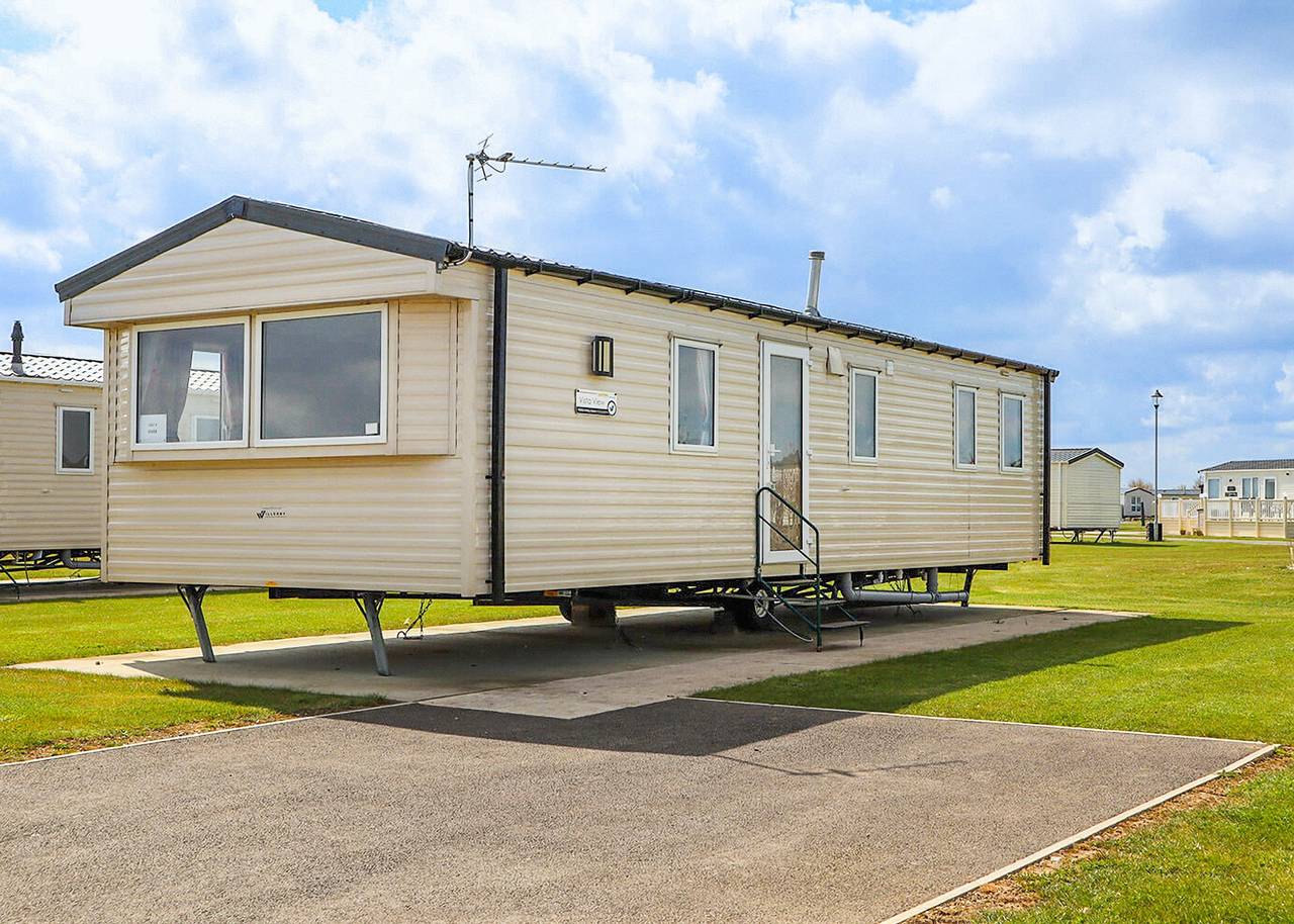 Glamping for 8 People in Lincolnshire, Midlands