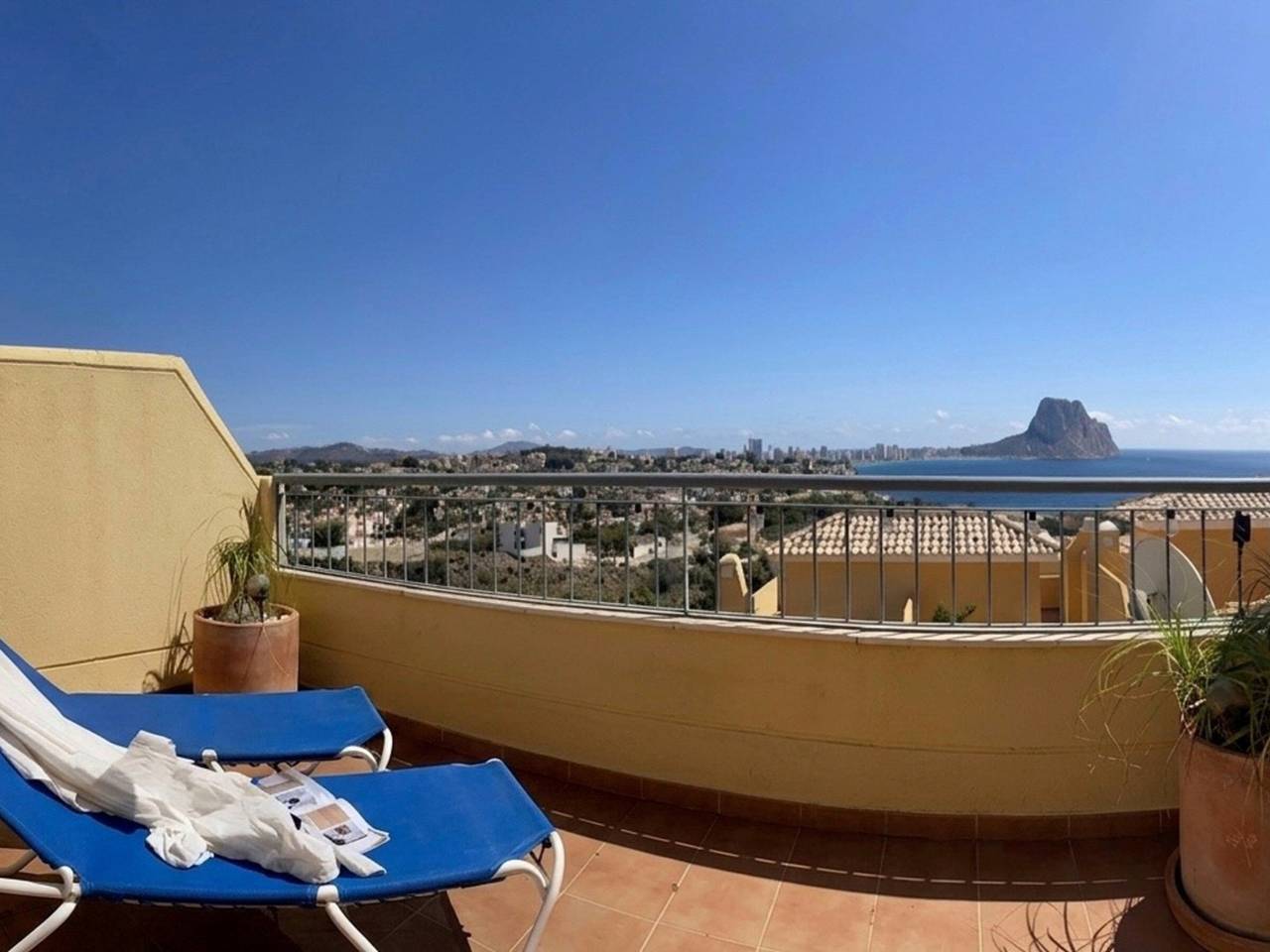 Maison de ville moderne avec piscines communes, climatisation et Wi-Fi à Calpe in Maryvilla, Costa Blanca