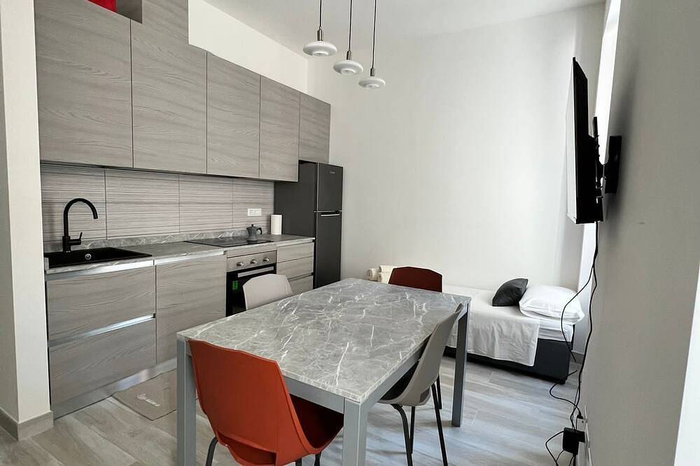 Entire apartment, Luxury Apatment + Private Garage in Trieste, Carso