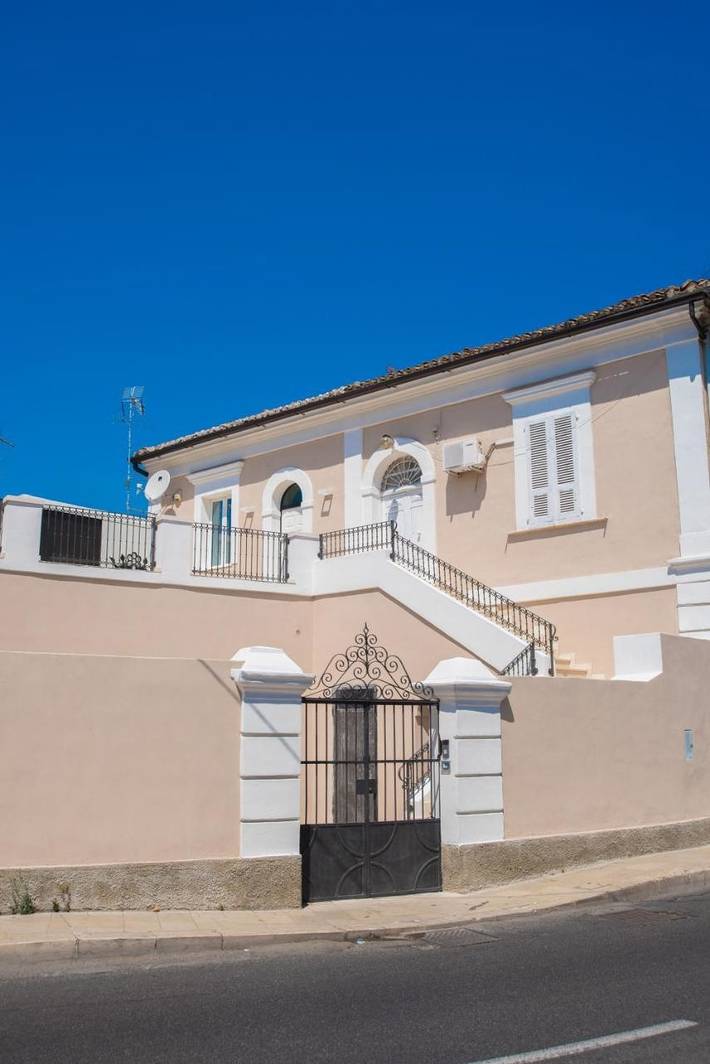 Casa vacanza per 2 persone, con Terrazza e Giardino a Rossano