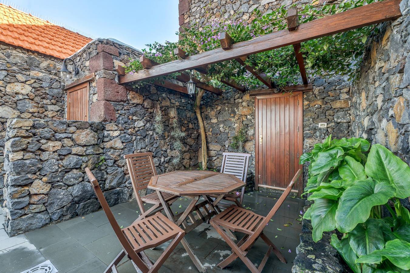 Casa Rural 'El Almendro' mit Meerblick, Gemeinschaftsterrasse und Wlan in El Mocanal, Valverde